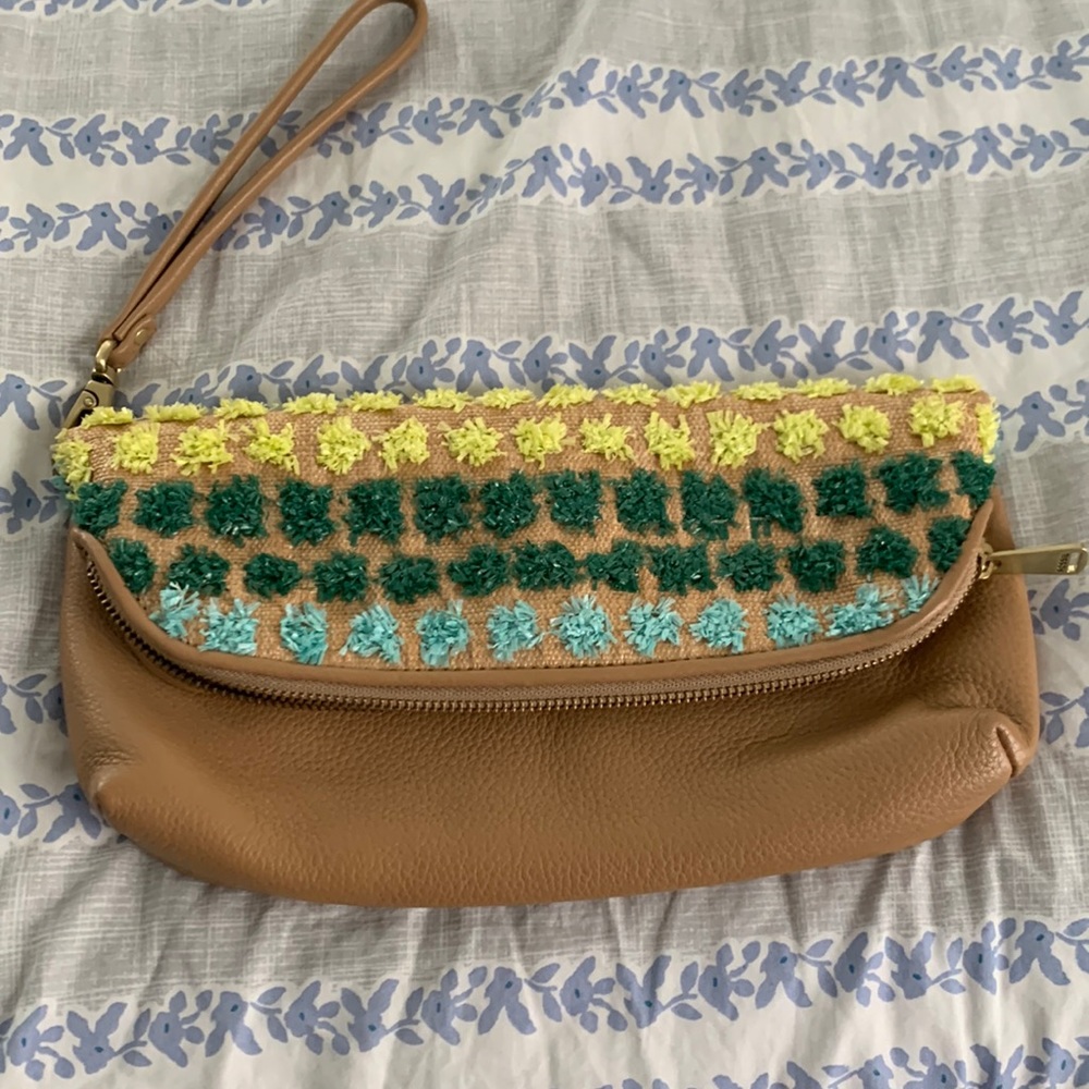 Fossil Clutch